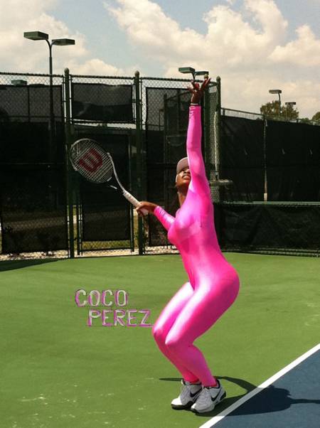 serena-williams-bright-pink-bodysuit-tennis-return__oPt