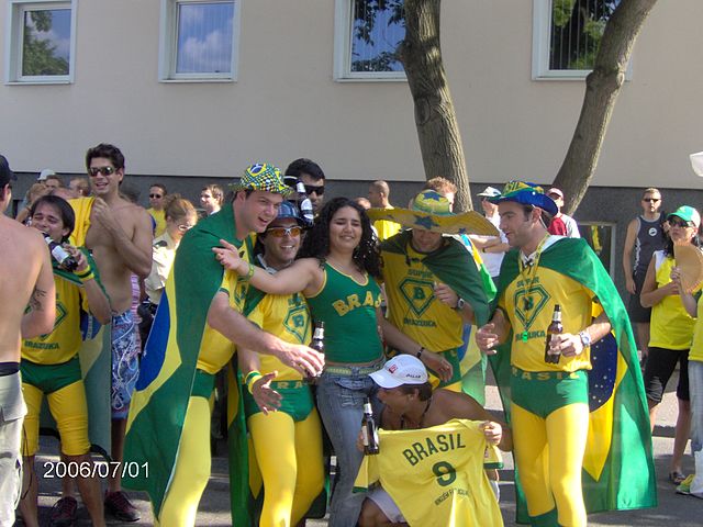 640px-Brazil_fans_2
