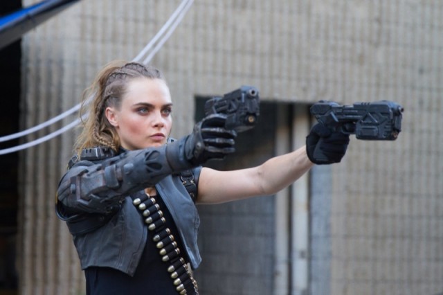 Cara-Delevingne-Call-Duty-Black-Ops-Commercial03