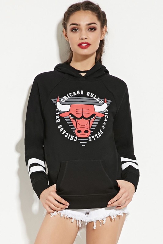 Forever 21 X NBA Chicago Bulls Sweatshirt
