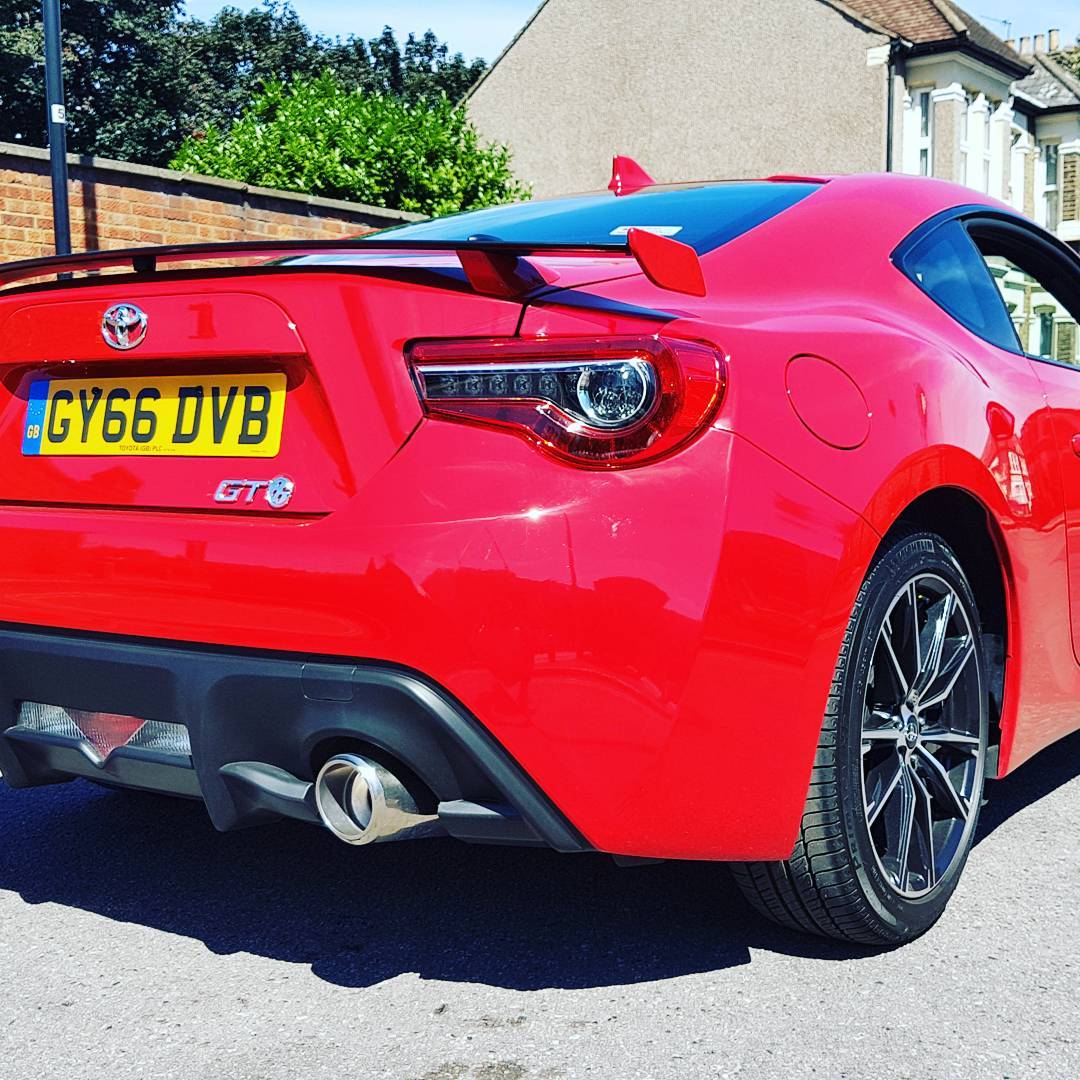 Toyota GT86 review by Leonard W Foster