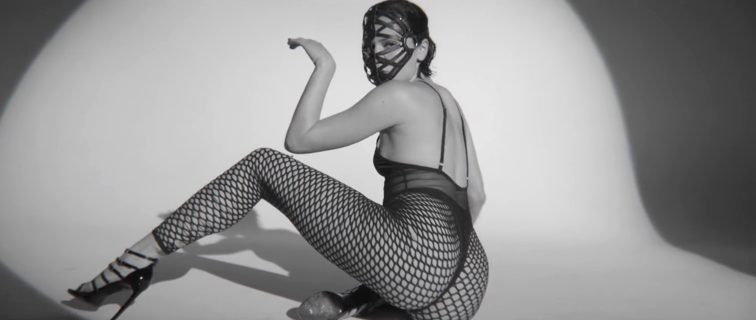 Jessie J - think about that sexy photos