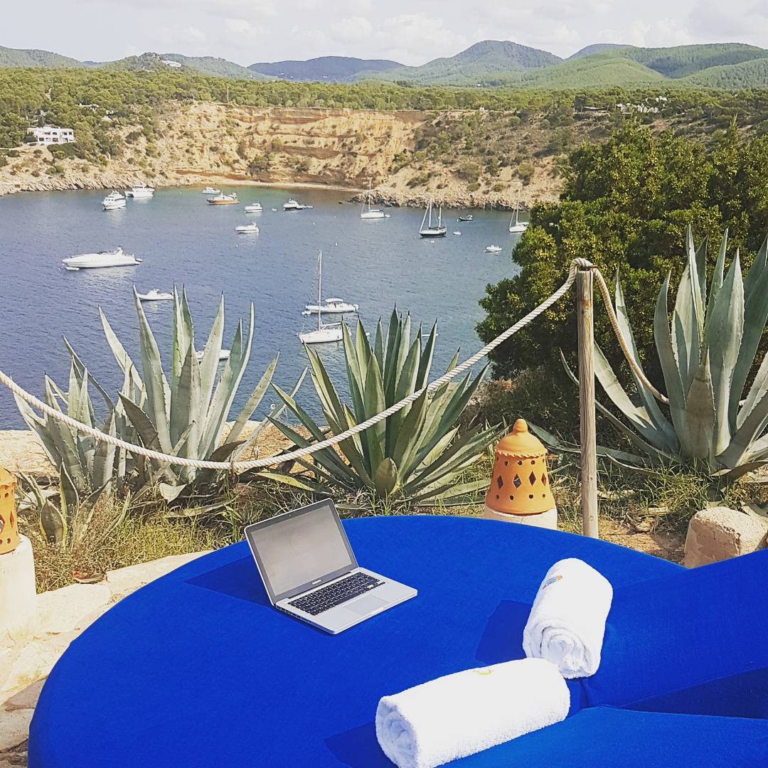 To work or not to work at Hotel Las Brisas