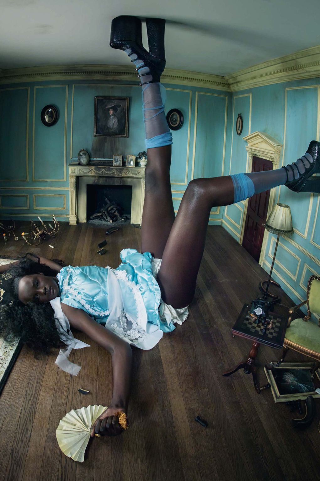 Duckie Thot as Alice