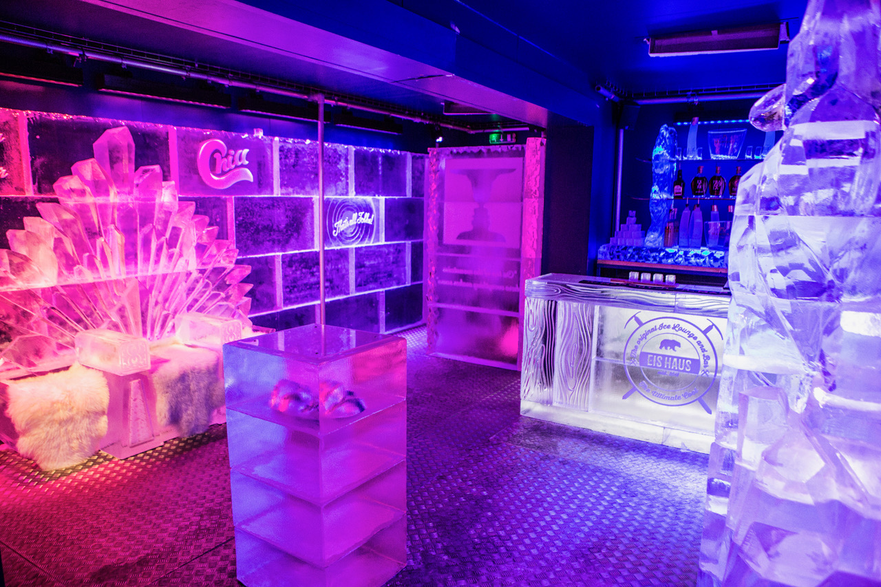 Eis Haus Ice Bar - Christmas by the river 