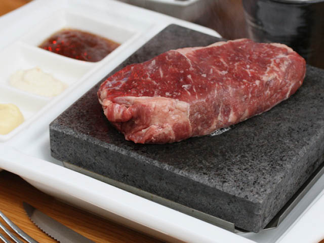 Lava Stone Ishiyaki steak cooking