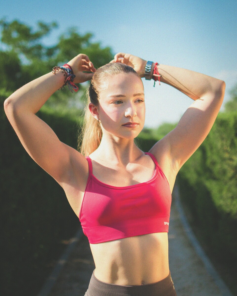The Best Clothing Choices for Women Who Want to Be Comfortable on Runs - Sports Bra
