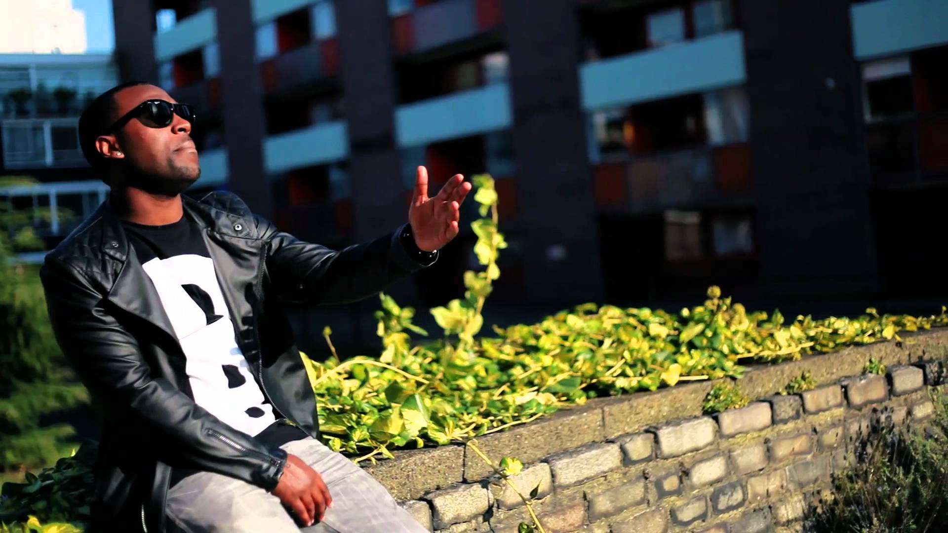 Snakeyman featuring Shaun White – ‘Never Fail’