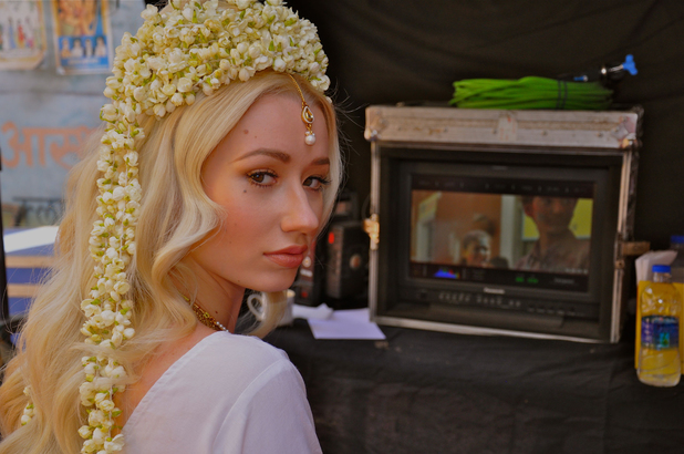 Watch Iggy Azalea – “Bounce (Green Lantern’s Trap Remix)”