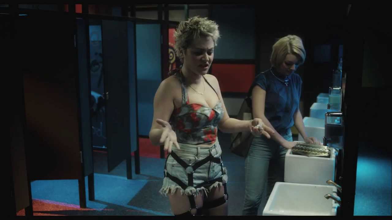 Watch: Powder Room RED BAND trailer @SheridanSmith1 @KateNash @OonaCC @riannsteele