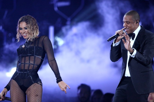 Beyonce Single-Handedly Sends Twitter Into Meltdown!