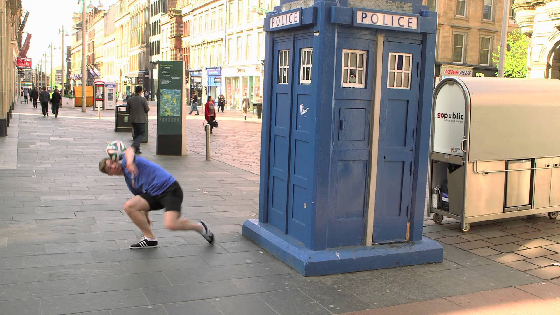 Got Mad Football Skills – World Champion Football Freestyler @freestylerandrew