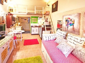 p434585_Living room and kitchen