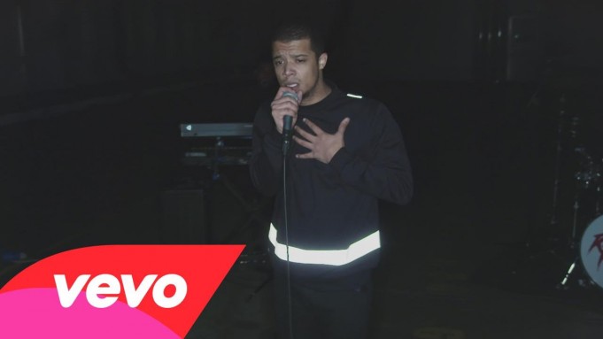 Raleigh Ritchie unveils live performance of his single “The Greatest”