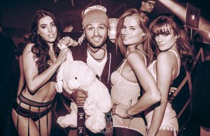 BonBonniere Club Elizabeth Hurley Beachwear for Mykonos Party 12th