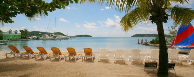 catamaran_hotel_beach