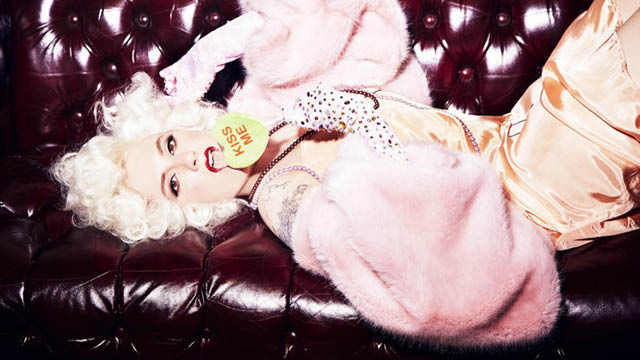 Lena Dunham paper magazine