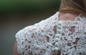 Top Secrets of Finding That Retro Look with Fabulous Vintage Clothing lace vintage dress