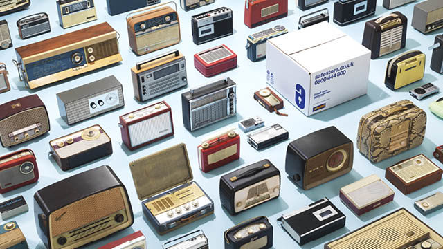 #Ad: 1,000 Vintage Radios – Treasure or Trash? SAFESTORE MASTER SHOT