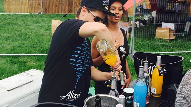 strawberries and creem review 1