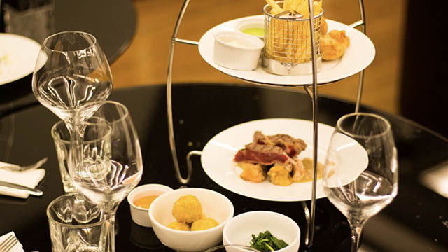 london cabaret club food