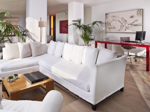 the-level-at-melia-barcelona-sky