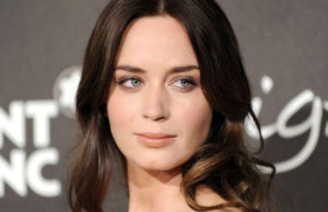 First Image of Emily Blunt as Mary Poppins