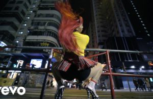 Iggy Azalea – Mo Bounce: Watch Iggy twerk throughout the whole video. Has it been worth the wait?