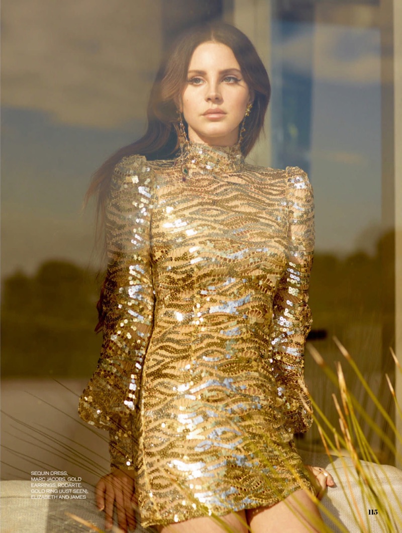 Singer-Lana-Del-Rey-models-a-gold-Marc-J