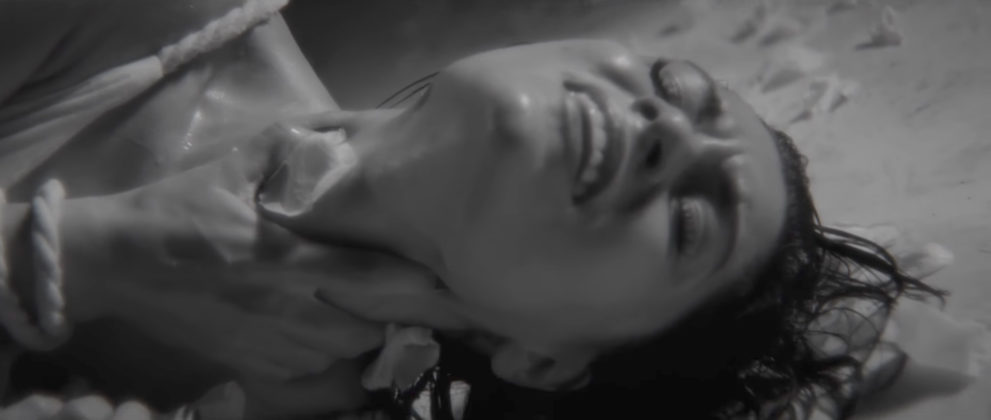 Jessie J - think about that sexy photos