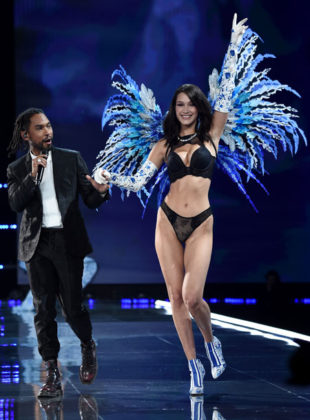 vs fashion show 2017 artist