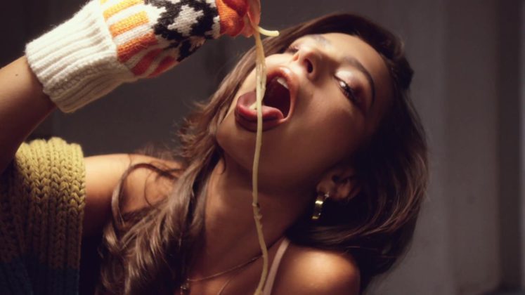 Emily Ratajkowski love advent 2017