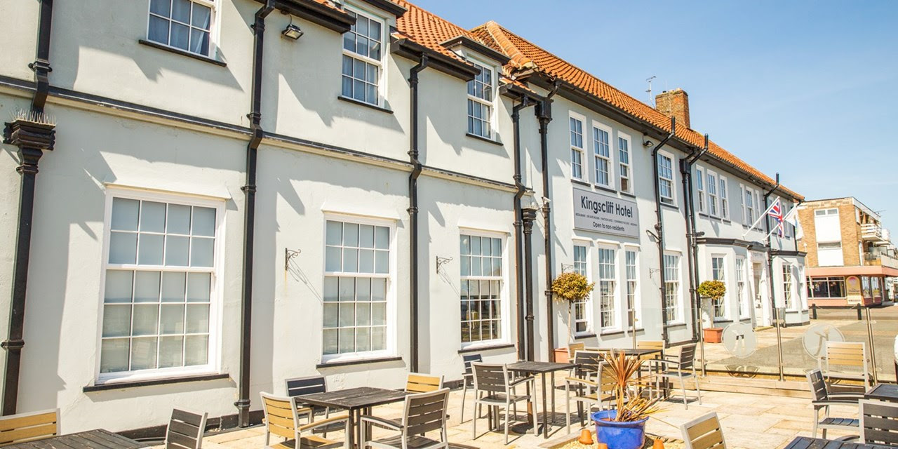 Essex: seaside break with cream tea & prosecco