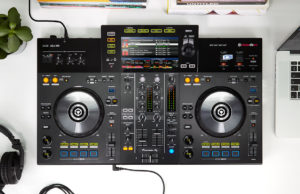 The new Pioneer XDJ-RR wants to take you to the club pioneer XDJ-RR