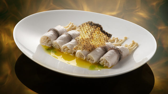 Hakkasan launches exclusive gold menu to celebrate China’s Golden Week Hakkasan rolled fish for GW
