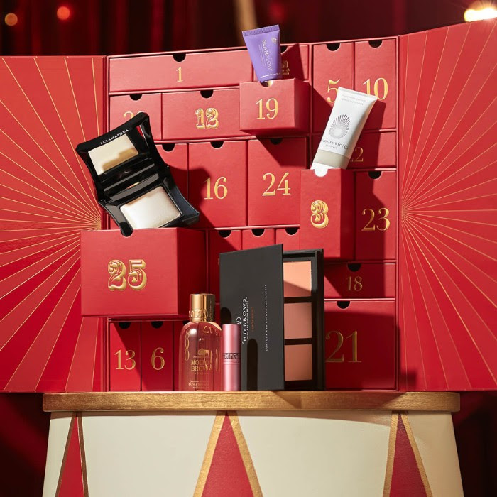 The lookfantastic Advent Calendar is back and now with 15 percent off