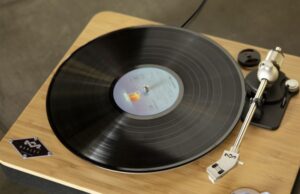 House of Marley Wireless Bluetooth Turntable