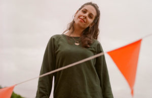 Inês Drops Infectious Sensual Single ‘Hands’ ines