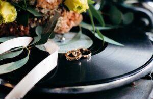 5 festive ways to announce your engagement this Christmas festive ways to propose