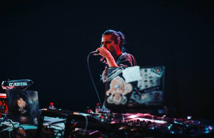 DJ akawave