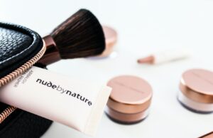 Examine Your Cosmetic Bag: How to Leave Only Essentials