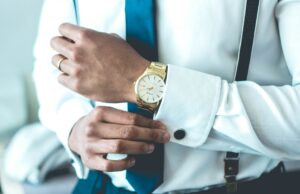 Single vs Double Cuff – Which one is best? White shirt and gold watch