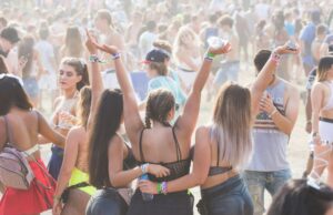 Top Spring Festivals to Having Fun With Friends for a Low Price
