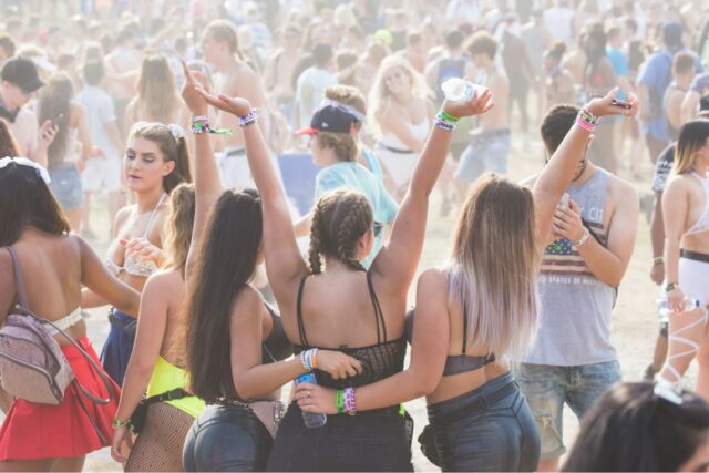 Top Spring Festivals to Having Fun With Friends for a Low Price