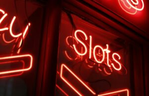 The Allure of Online Slots: Themes and Features