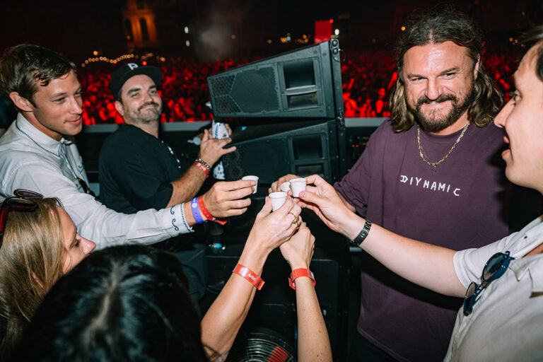 Solomun on the Thames