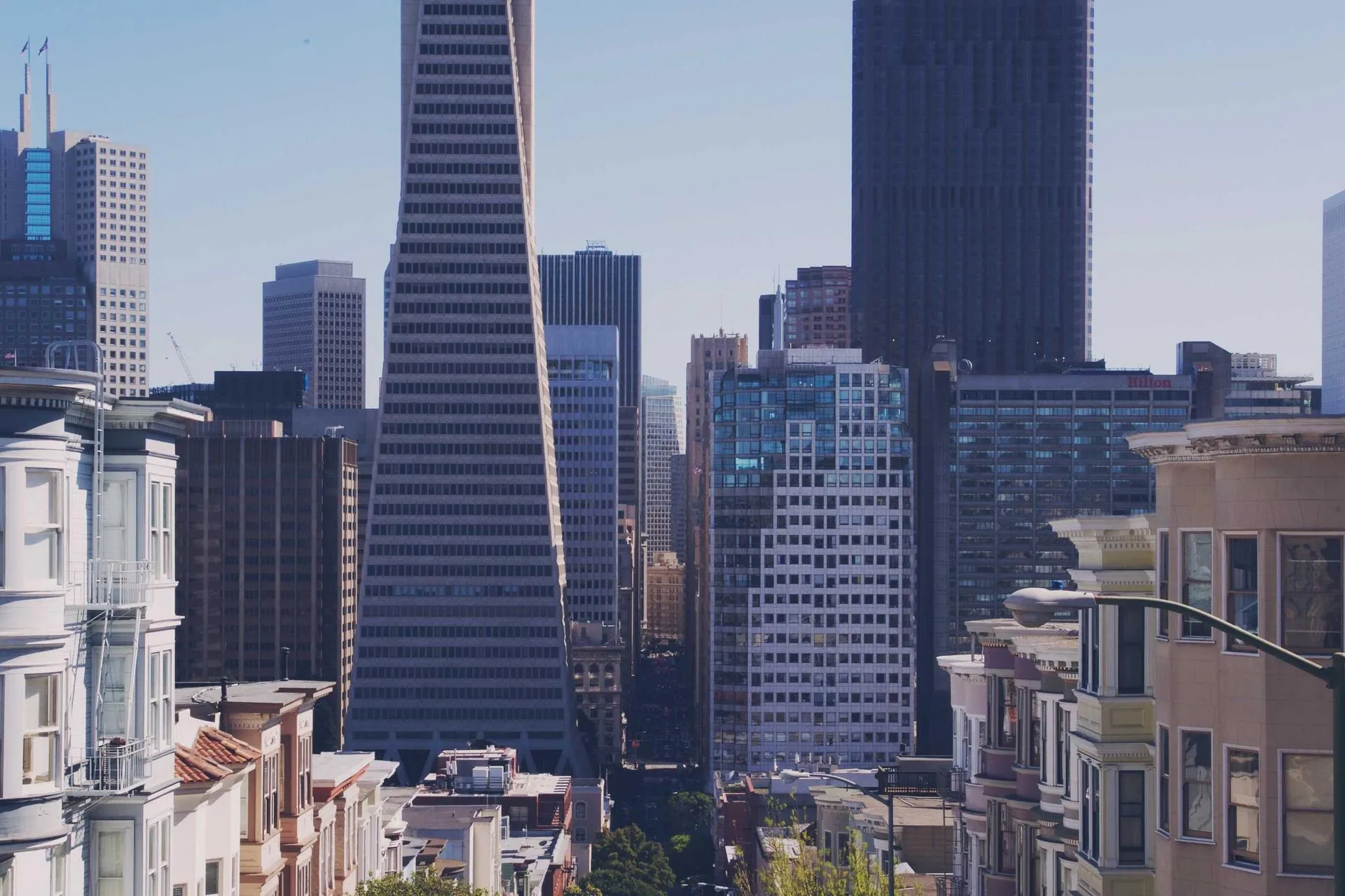 Damon Fletcher releases latest single '2 Miles'