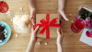 7 First Date Gifts That Will Impress (Almost) Anyone
