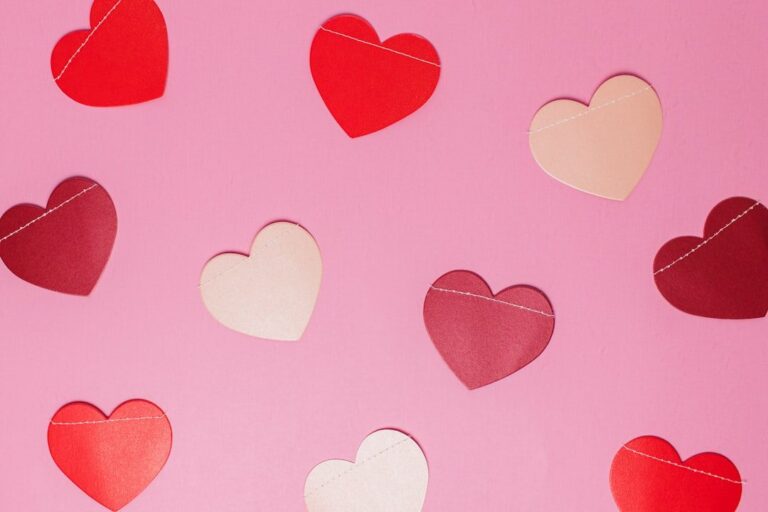 This is how to get 30% off Valentine’s dresses, lingerie and sexy outfits at Missguided
