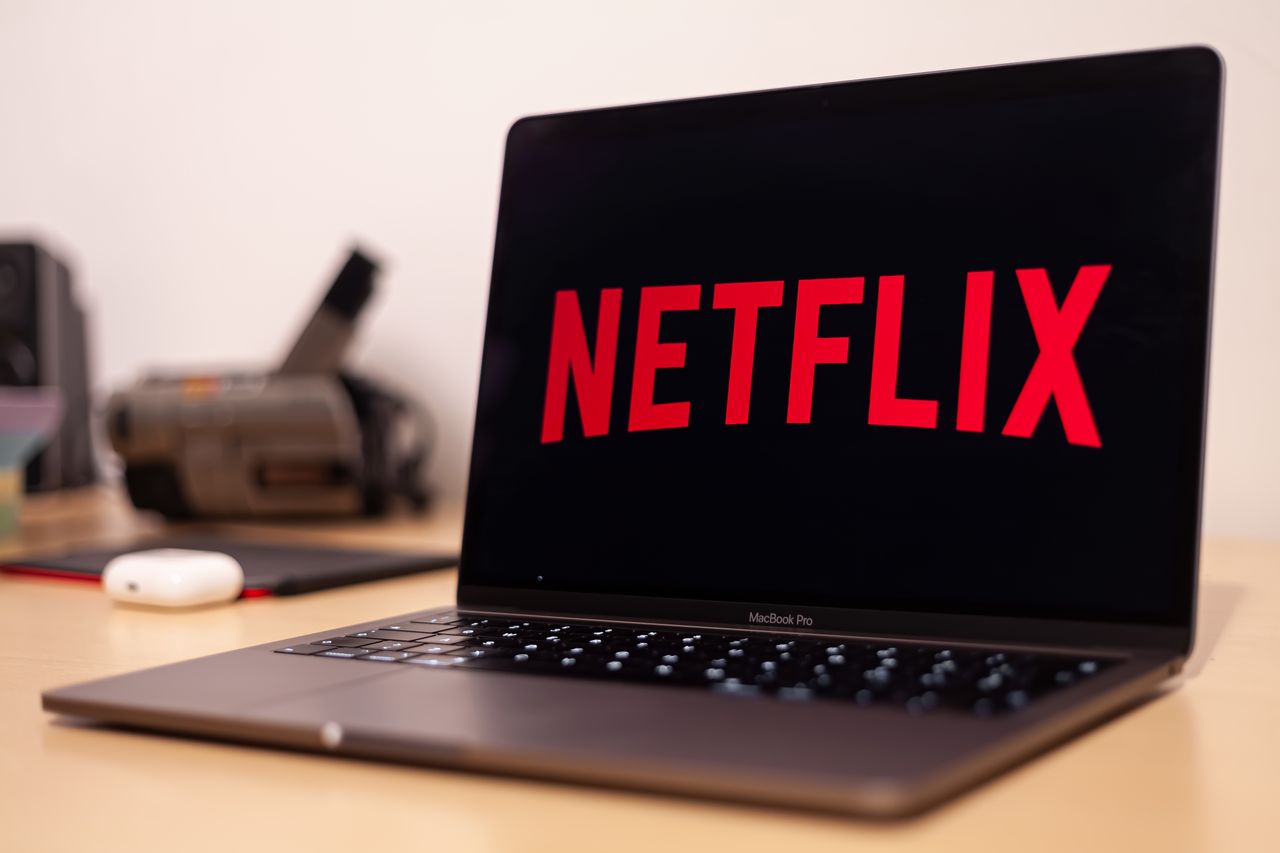 35% of UK Netflix Subscribers Now Choose Cheaper Ad-Supported Plans
